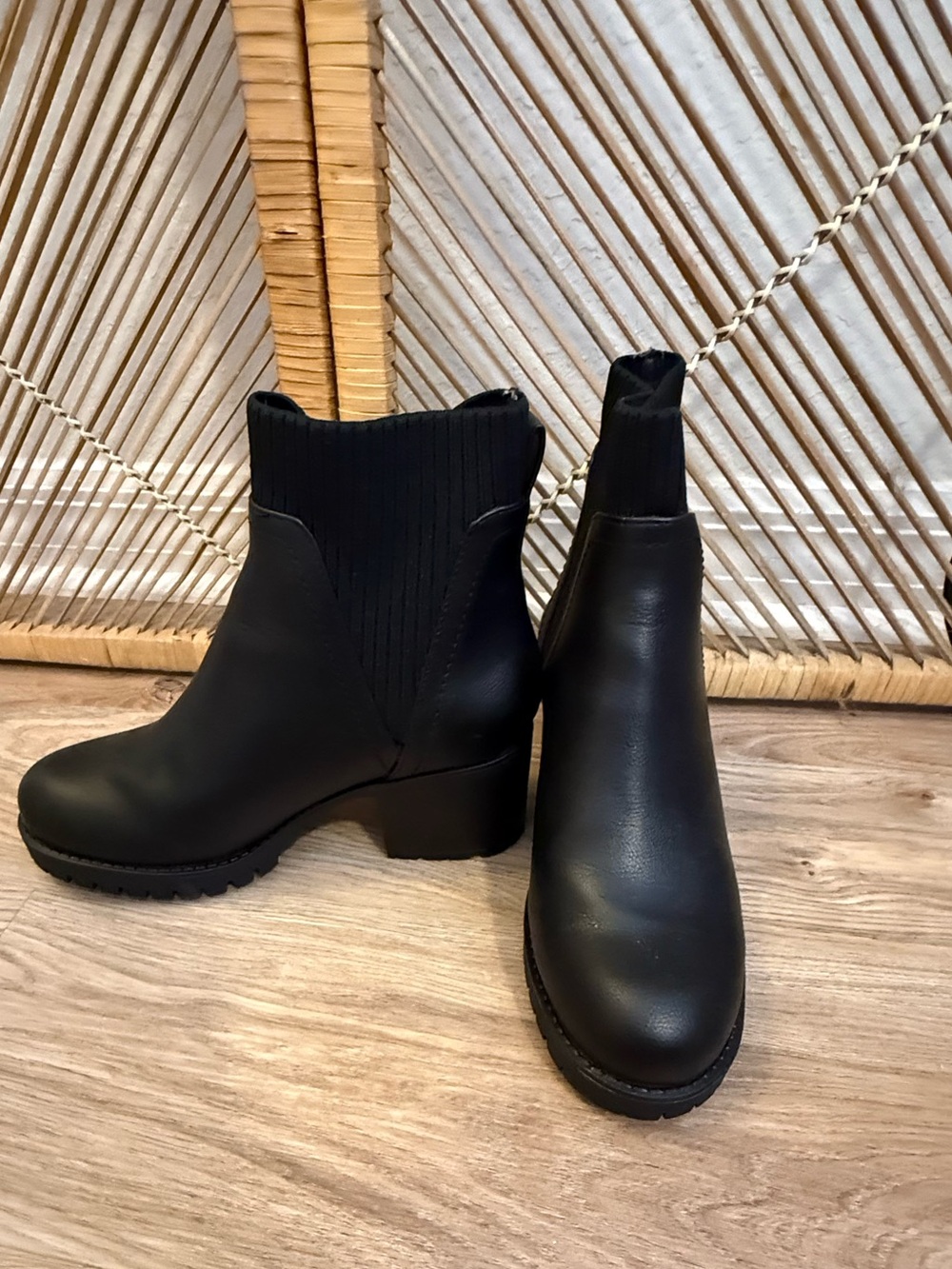 Black Chelsea Ankle Boots for Women - Size 8